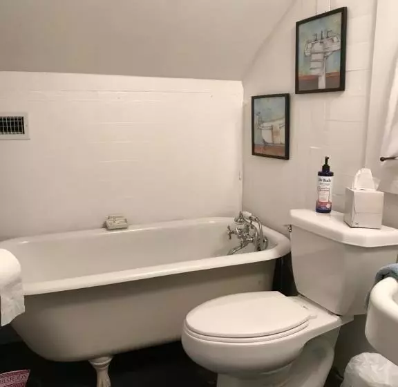 Riverboat Bed & Breakfast