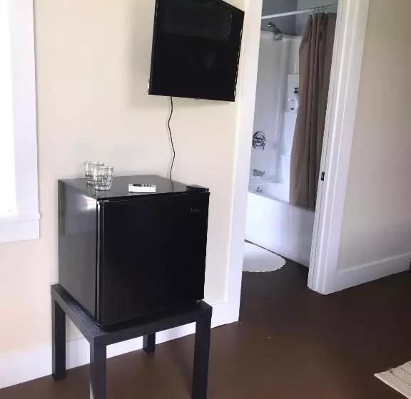 Riverboat Bed & Breakfast