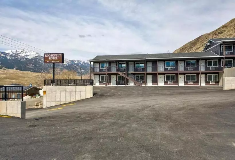 Roosevelt Hotel Yellowstone