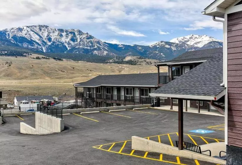 Roosevelt Hotel Yellowstone