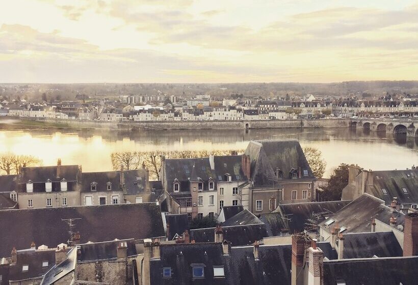 Crjs Et Auberge De Jeunesse   Hostel