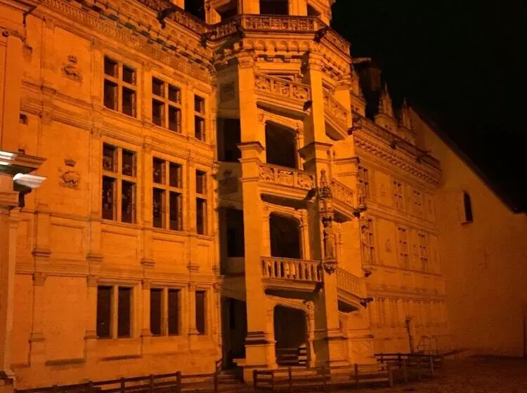 Crjs Et Auberge De Jeunesse   Hostel