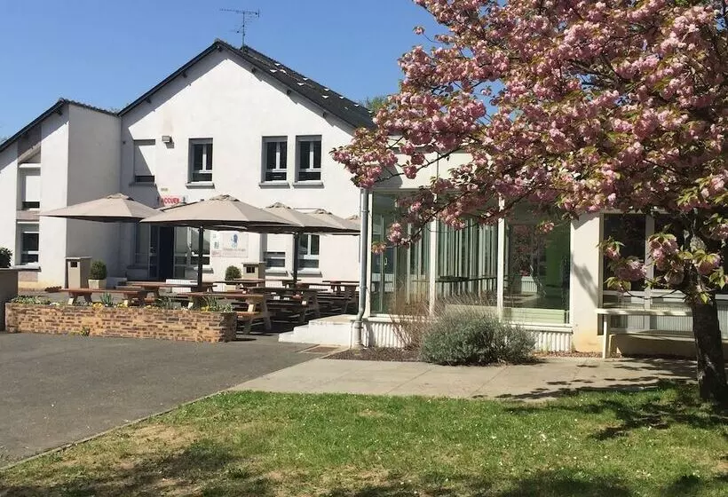 Crjs Et Auberge De Jeunesse   Hostel