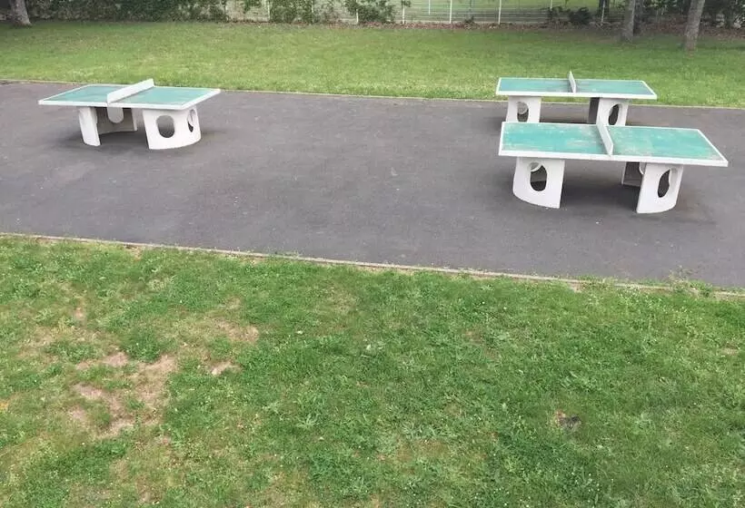 Crjs Et Auberge De Jeunesse   Hostel