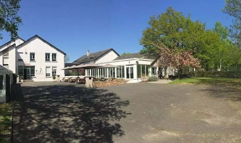 Crjs Et Auberge De Jeunesse   Hostel