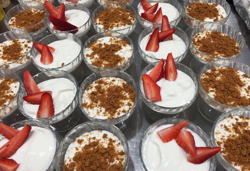 Crjs Et Auberge De Jeunesse   Hostel