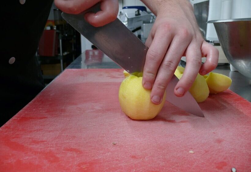 Crjs Et Auberge De Jeunesse   Hostel