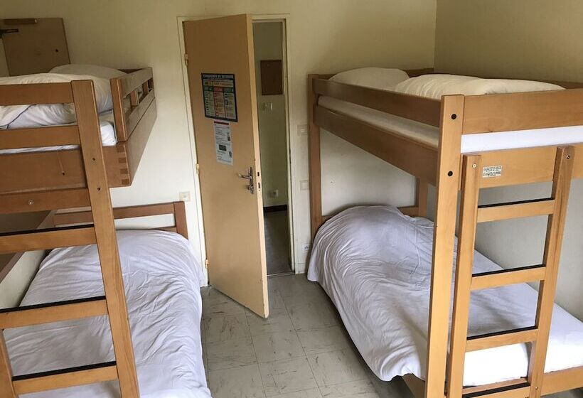 Crjs Et Auberge De Jeunesse   Hostel