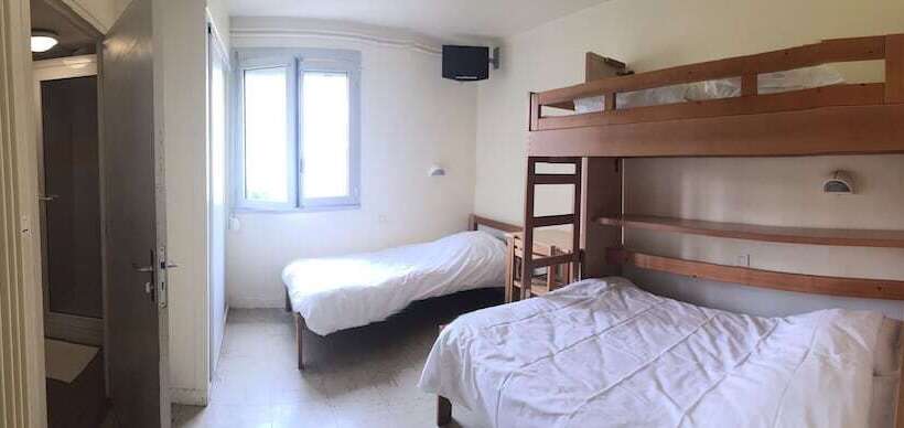 Crjs Et Auberge De Jeunesse   Hostel