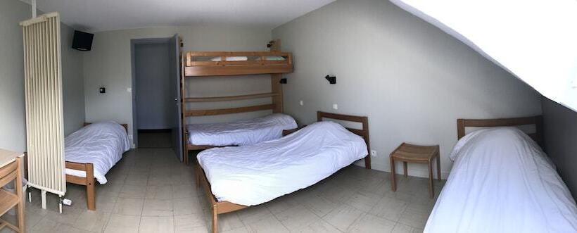 Crjs Et Auberge De Jeunesse   Hostel