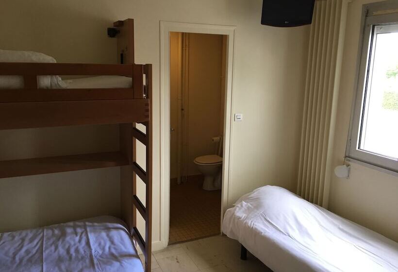 Crjs Et Auberge De Jeunesse   Hostel