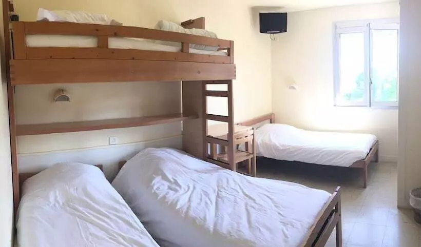 Crjs Et Auberge De Jeunesse   Hostel