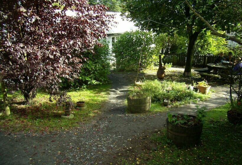 Marthrown Of Mabie Hostel