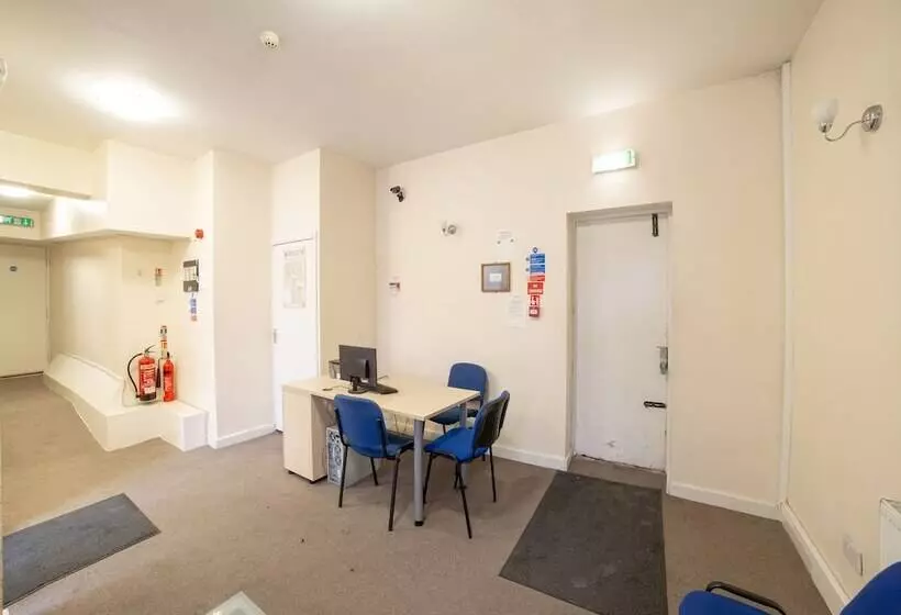 Retkeilymaja The Carlton