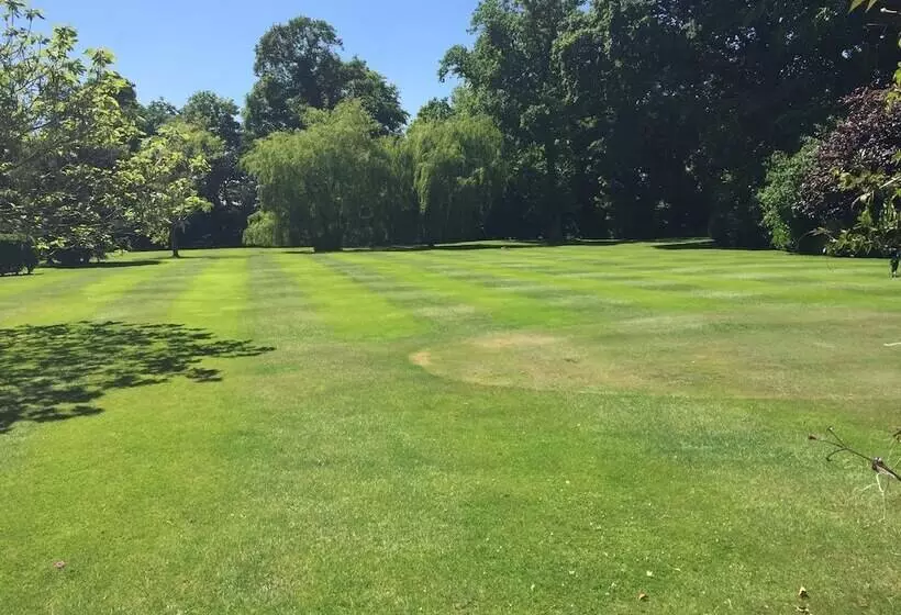 Aamiaismajoitus (B&B) Wartling Place Country House