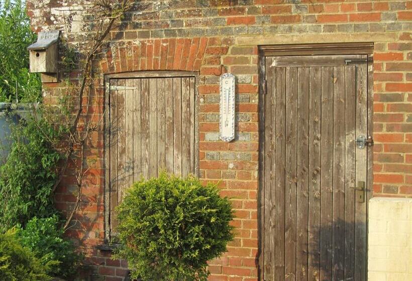 مبيت وإفطار Wartling Place Country House