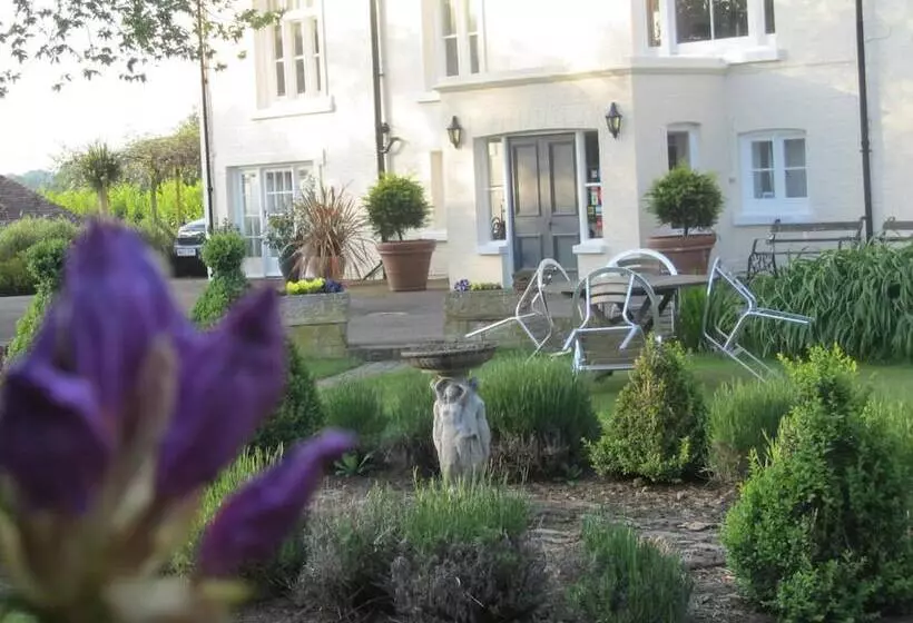 Aamiaismajoitus (B&B) Wartling Place Country House