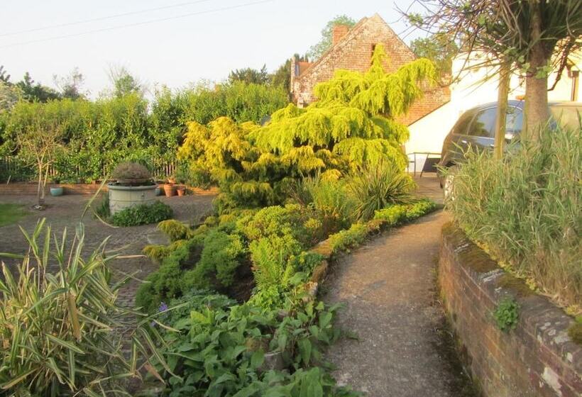 مبيت وإفطار Wartling Place Country House