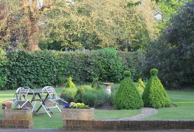 Aamiaismajoitus (B&B) Wartling Place Country House