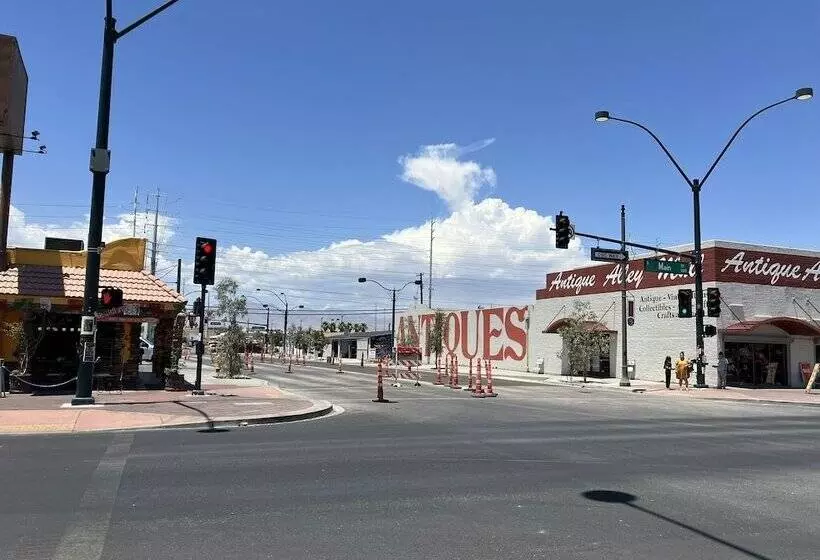Desert Moon Motel