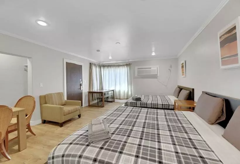 Desert Moon Motel