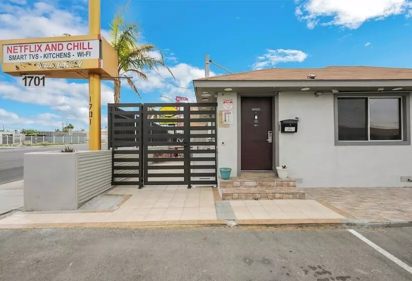 Desert Moon Motel