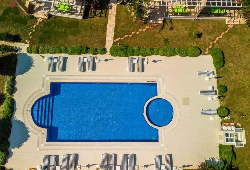 Golden Golf Sarıgerme Villaları