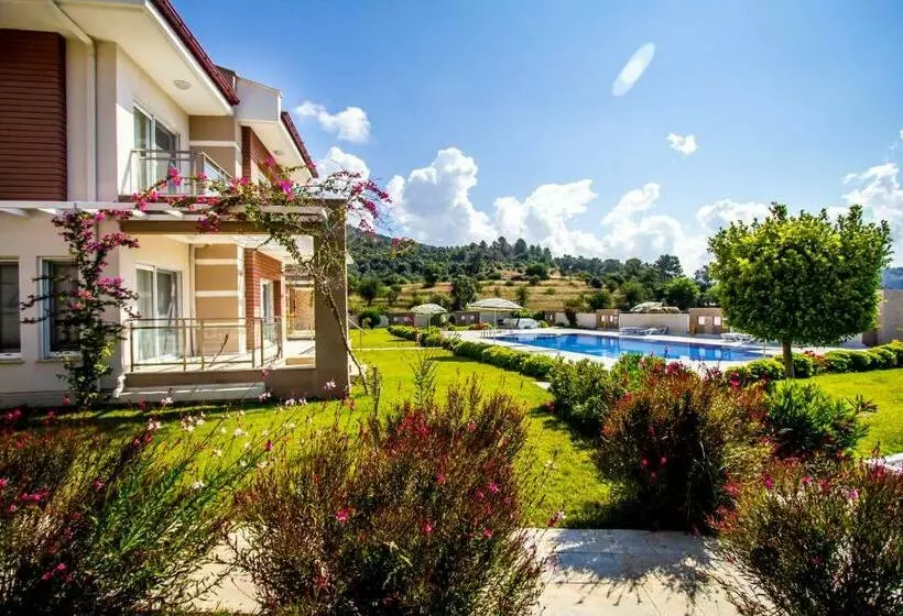 Golden Golf Sarıgerme Villaları