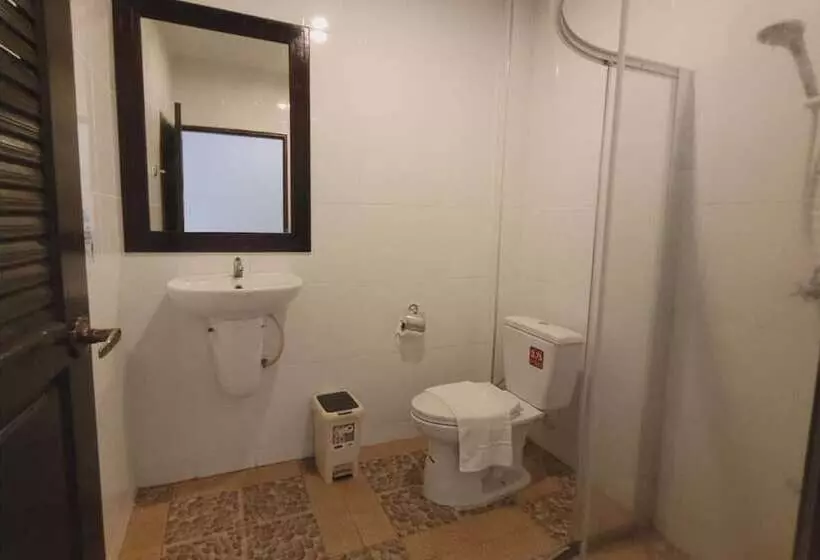 Hotelli Baan Kiangnam Pattaya Resort