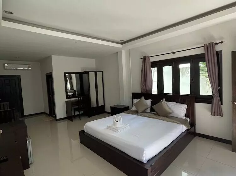 Hotelli Baan Kiangnam Pattaya Resort