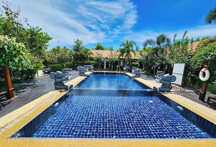 Hotelli Baan Kiangnam Pattaya Resort