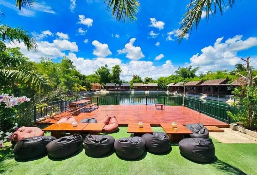 Hotelli Baan Kiangnam Pattaya Resort