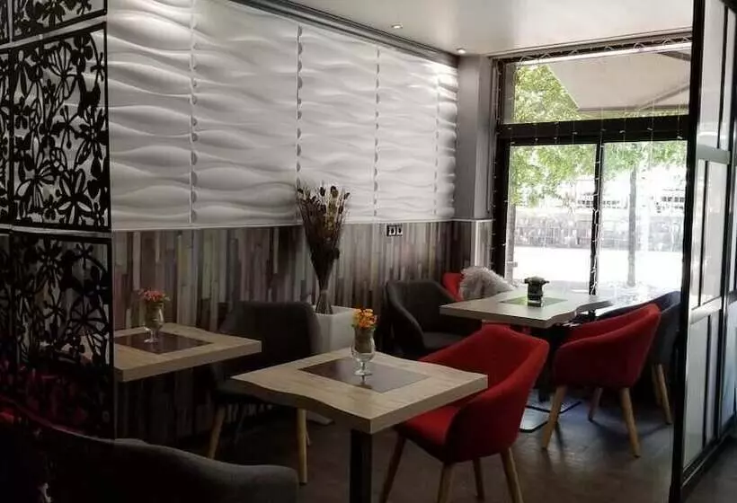 ホテル De La Gare