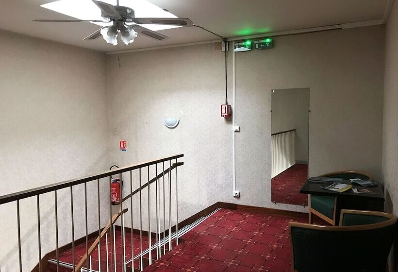 هتل Hôtel Du Commerce