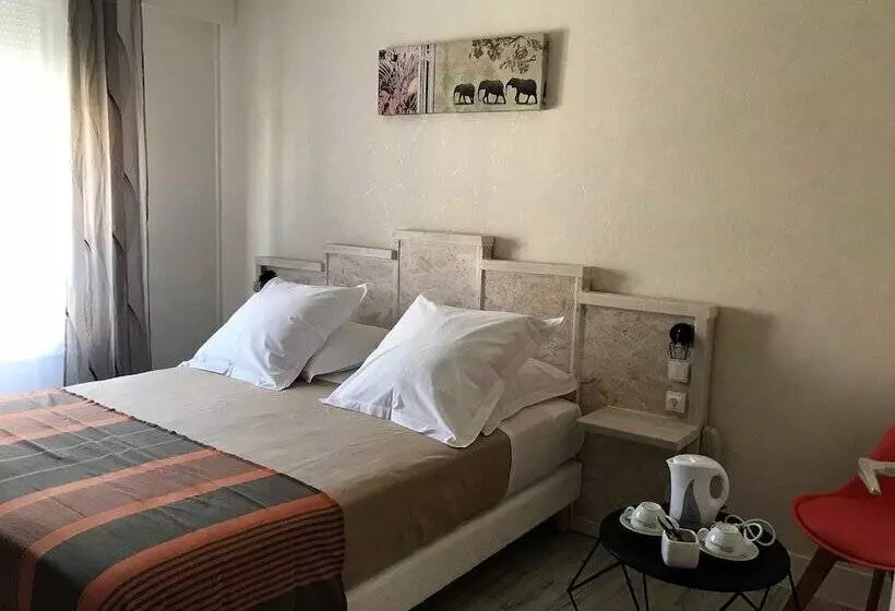 هتل Hôtel Du Commerce