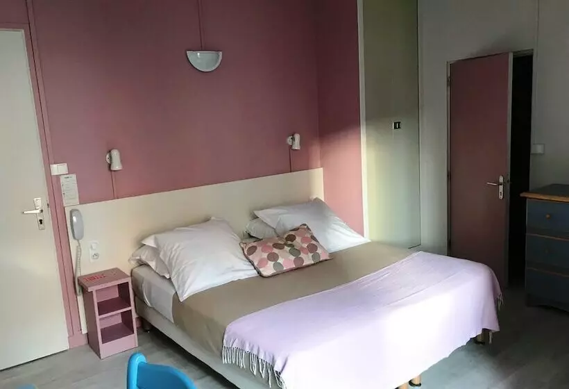 هتل Hôtel Du Commerce