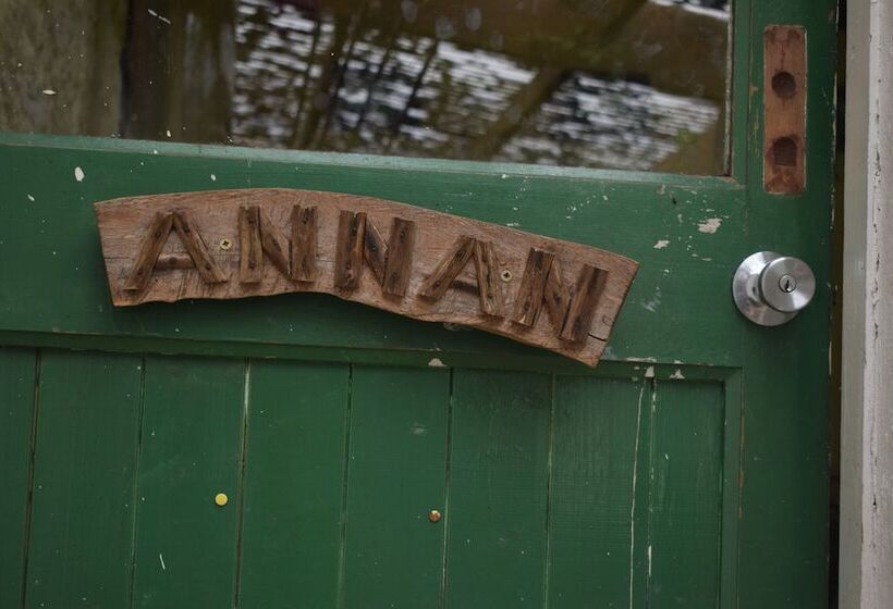 Marthrown Of Mabie Hostel