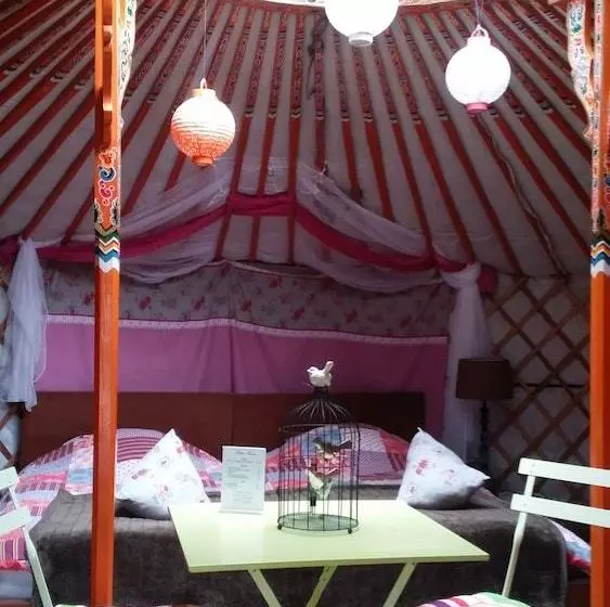 پانسیون Destination Ailleurs