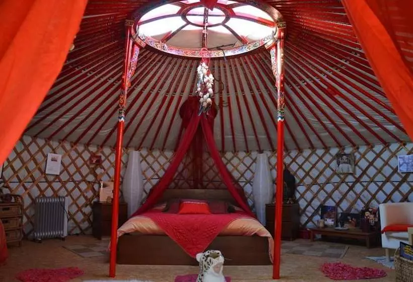 پانسیون Destination Ailleurs