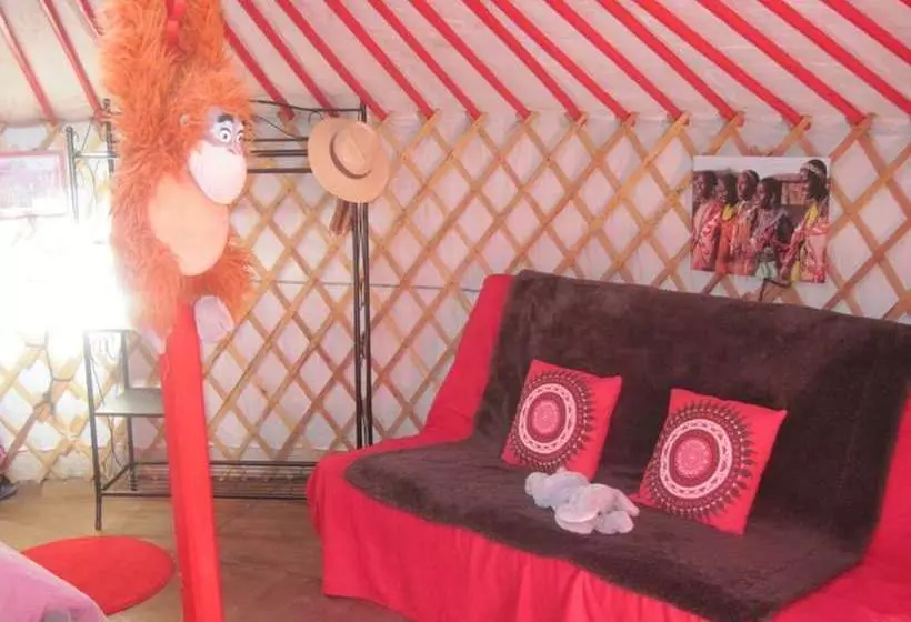 پانسیون Destination Ailleurs