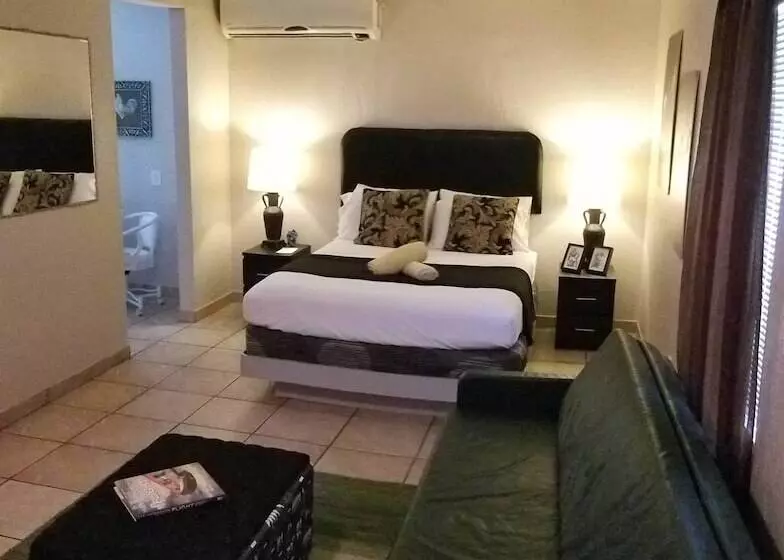 پانسیون Inn Leather Guest House Gay Male Only