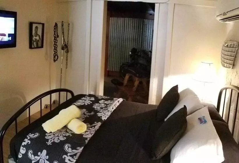 پانسیون Inn Leather Guest House Gay Male Only