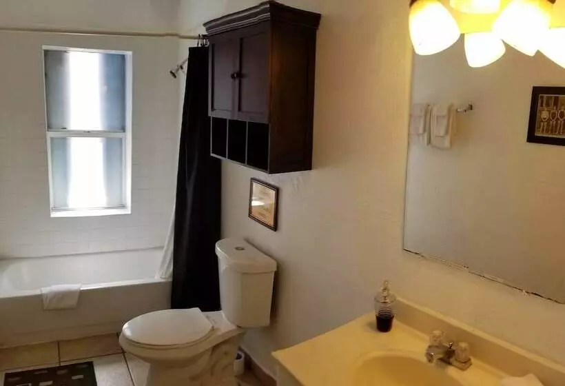 پانسیون Inn Leather Guest House Gay Male Only