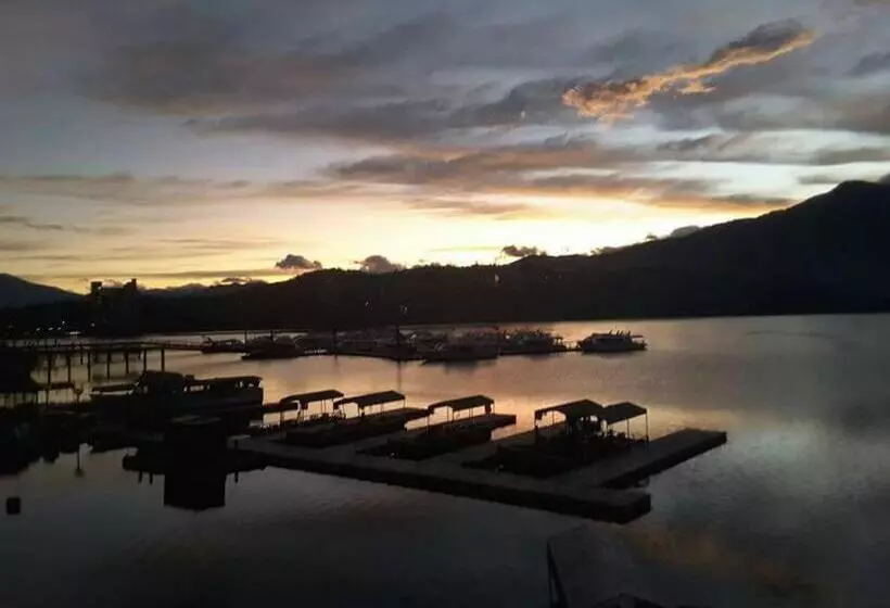 پانسیون Sun Moon Lake Friday Inn Backpacking