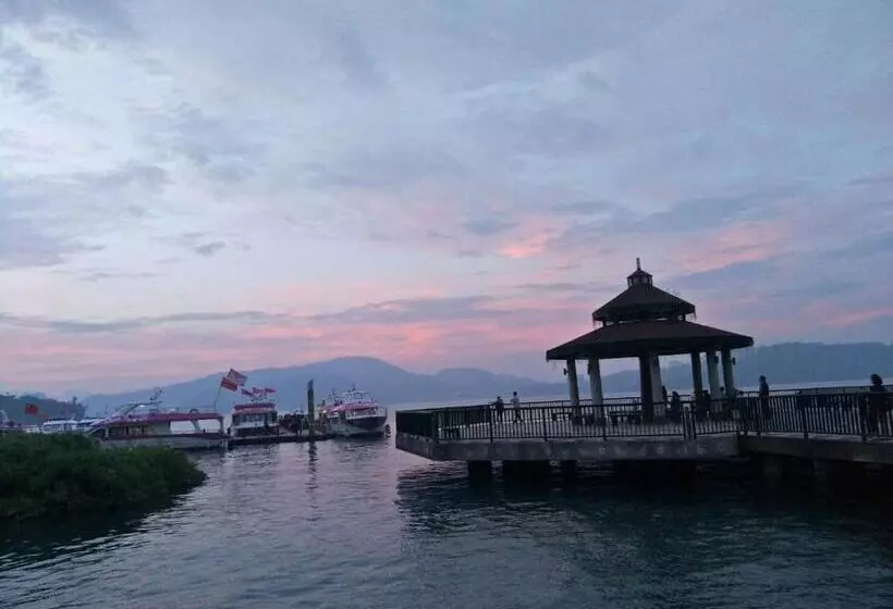پانسیون Sun Moon Lake Friday Inn Backpacking