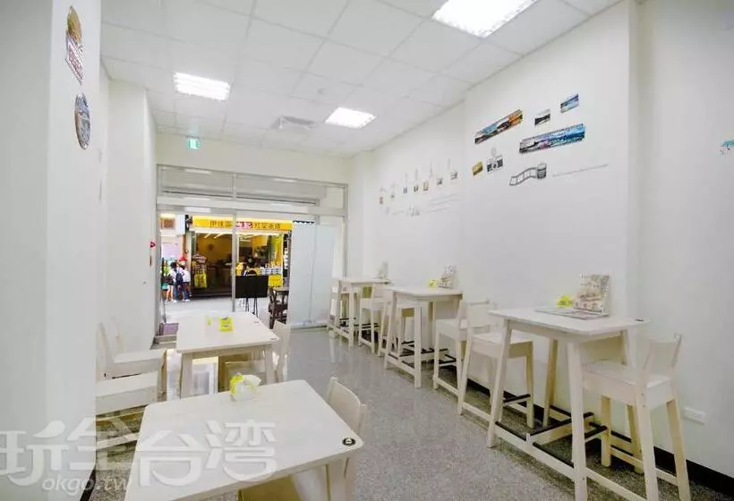 پانسیون Sun Moon Lake Friday Inn Backpacking