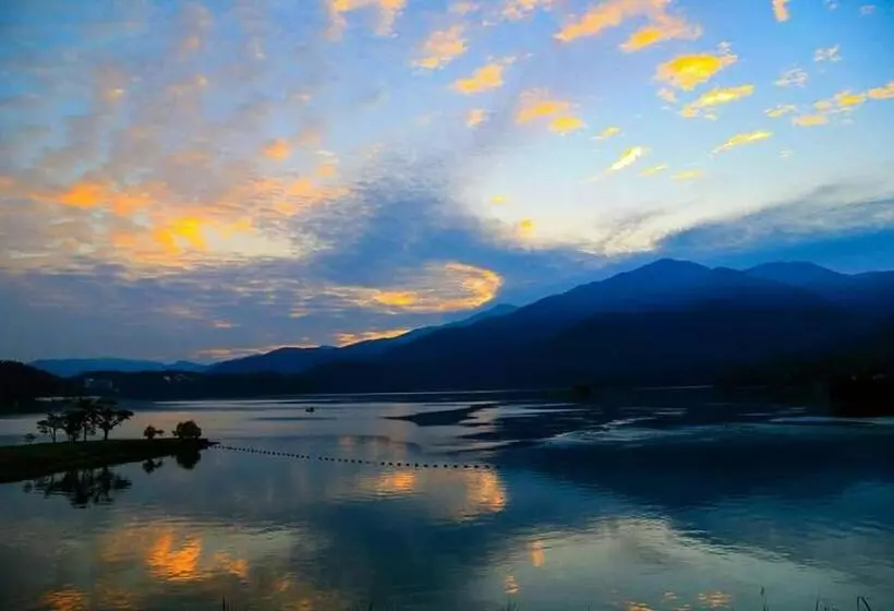 پانسیون Sun Moon Lake Friday Inn Backpacking