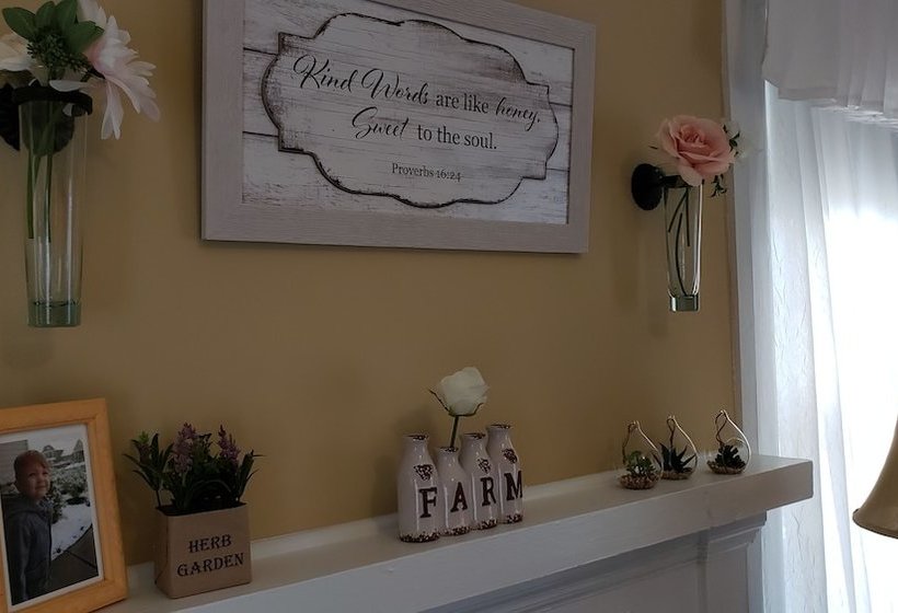 Silly Chickens Lodge B&b