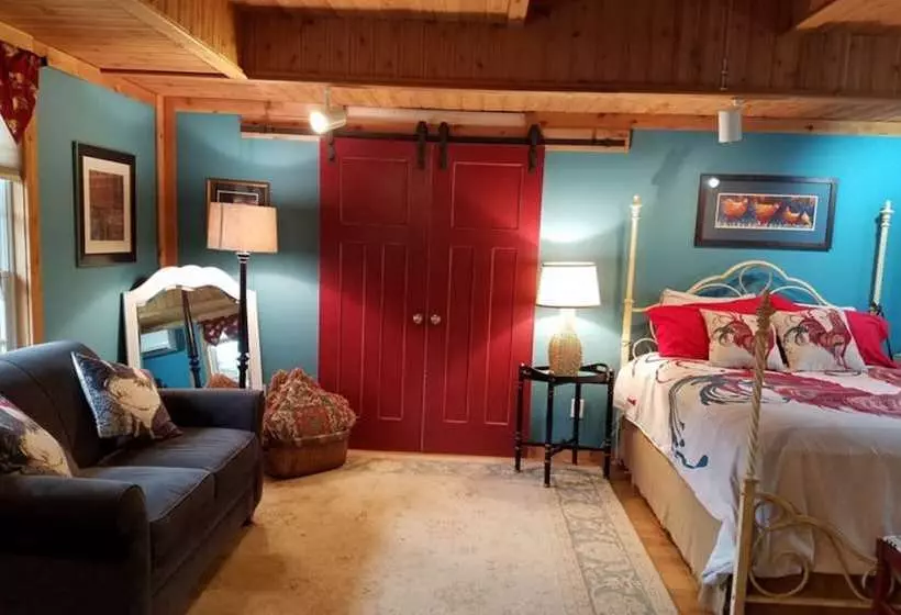 Silly Chickens Lodge B&b