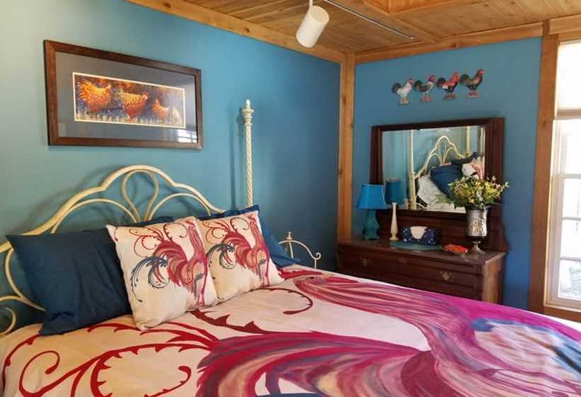 Silly Chickens Lodge B&b